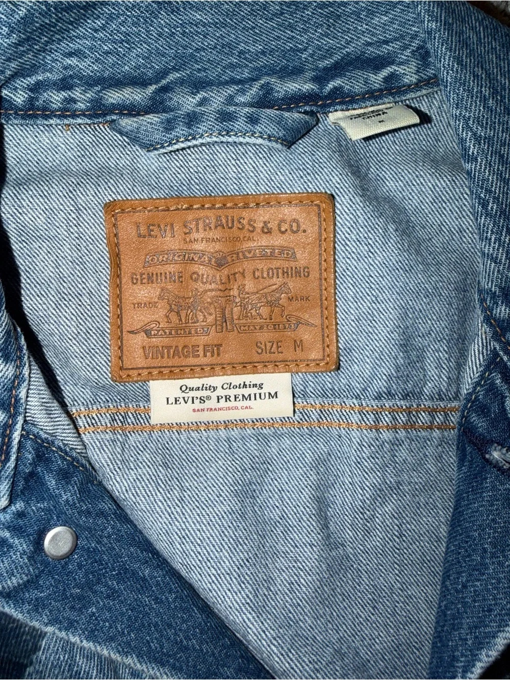 Levi’s Vintage Fit Denim Trucker Jacket Men’s Medium Hummingbird Graphic Mens M - Picture 4 of 6